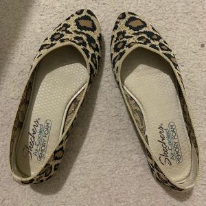 Skechers cheetah print slip ons w/ memory foam soles size 6.5